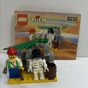 Lego 6232 Pirates Skeleton Crew Complete